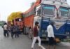 Chandauli: खड़ी ट्रक में कंटेनर ने मारी जोरदार टक्कर, हादसे में कंटेनर के उड़े परखच्चे