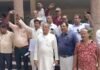Banda: UPI पर MDR को लेकर व्यापारियों में उबाल, PM के नाम DM को सौंपा ज्ञापन