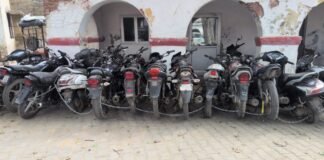 UP: हाथरस में वाहन चोर गैंग का बड़ा खुलासा, 5 गिरफ्तार… 12 चोरी के दोपहिया वाहन बरामद