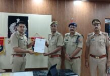 UP: नहर में डूब रही महिला के लिए ‘देवदूत’ बने आरक्षी कैलाश यादव, जान की परवाह किए बिना पानी में कूदकर बचाई जिंदगी