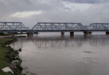 बाराबंकी में जलस्तर फिर बढ़ा, लाल निशान से 13 सेमी ऊपर तराई गांवों में बढ़ी बाढ़ की चिंता