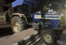 हाथरस बिना चालक के अचानक चल पड़ा ट्रैक्टर, डिवाइडर पार कर दूसरी लेन में पहुंचा