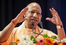 ‘कृष्ण-राम में आस्था हमारी ताकत, बाबर-औरंगजेब के जहर…’, मथुरा में CM योगी का विरोधियों पर निशाना