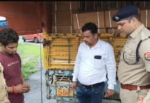 UP: 60 लाख का कोडीन सिरप बरामद! डीसीएम में छिपाकर ले जा रहे थे 30 हजार बोतल, STF ने पकड़ा पूरा काफिला
