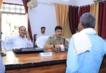 UP: सैफई तहसील दिवस में उमड़े फरियादी, डीएम-एसएसपी ने सुनीं समस्याएं; त्वरित न्याय दिलाने के निर्देश