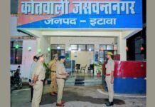 UP: फक्कड़पुरा में व्यक्ति ने फांसी लगाकर दी जान, मचा हड़कंप