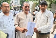 मुजफ्फरनगर: यूपी के माध्यमिक वित्तविहीन शिक्षकों ने मानदेय और सेवा नियमावली की मांग उठाई, मुख्यमंत्री को भेजा ज्ञापन