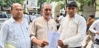 मुजफ्फरनगर: यूपी के माध्यमिक वित्तविहीन शिक्षकों ने मानदेय और सेवा नियमावली की मांग उठाई, मुख्यमंत्री को भेजा ज्ञापन