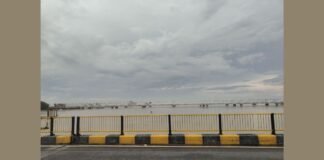 UP: घाघरा का जलस्तर 7 सेंटीमीटर घटा, फिर भी खतरे के निशान से 39 सेमी ऊपर, कई गांव बाढ़ की चपेट में