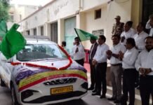 मथुरा: राष्ट्रीय लोक अदालत को लेकर प्रचार अभियान तेज, चार प्रचार वाहनों को दिखाई हरी झंडी