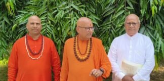 हाईकोर्ट-सुप्रीम कोर्ट जाओ, पाकिस्तान-बांग्लादेश जाना है तो जाओ, किराया हमसे ले जाओ! स्वामी प्रबोधानन्द का बड़ा बयान
