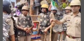 UP: जुमे की नमाज को लेकर मुजफ्फरनगर में हाई अलर्ट, मस्जिदों से लेकर संवेदनशील इलाकों तक पुलिस की कड़ी निगरानी