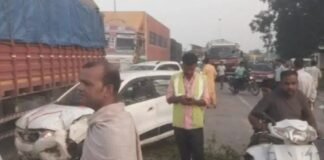 जौनपुर में तेज रफ्तार की कहर कार की टक्कर से चार लोग घायल हालत गंभीर