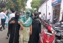 UP: मैनाठेर में महिला ने दबंगों पर लगाया घर में घुसकर मारपीट और छेड़छाड़ का आरोप,
