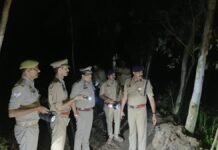 UP: बिजनौर में पति-पत्नी की मौत का खुलासा, पत्नी की गला घोंटकर हत्या के बाद पति ने पेड़ से लटककर दी जान