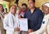 चंदौली: विनोद साहनी हत्याकांड में 5 करोड़ मुआवजा और सरकारी नौकरी की मांग, सपा कार्यकर्ताओं ने सौंपा ज्ञापन