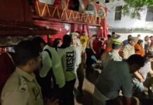 UP: लोलार्क षष्ठी पर काशी में उमड़ा आस्था का सैलाब, संतान की कामना में तीन किमी लंबी कतार