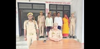 UP: न्यायालय से जारी वारंट पर चकरघट्टा पुलिस ने तीन वारंटियों को किया गिरफ्तार