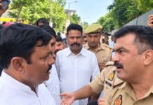 UP: फिरोज गांधी कॉलेज के बाहर सदस्यता अभियान को लेकर बवाल, सपा छात्रसभा और ABVP कार्यकर्ता आमने-सामने