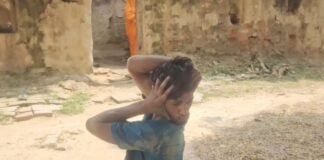 मिर्जापुर: युवक है या कोई करिश्मा! 180 डिग्री तक गर्दन मोड़कर दिखाया हैरतअंगेज कारनामा