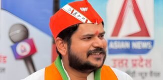 UP: ‘सपा अध्यक्ष को चूड़ियां भेंट करेगी बीजेपी…’, शिवेंद्र सिंह के बयान से रायबरेली की सियासत गरम