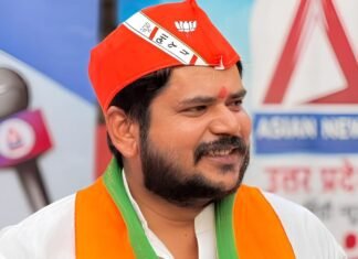 UP: ‘सपा अध्यक्ष को चूड़ियां भेंट करेगी बीजेपी…’, शिवेंद्र सिंह के बयान से रायबरेली की सियासत गरम