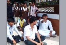 ‘रिजल्ट खराब कर दूंगा, करियर नहीं बचने दूंगा…’, मिर्जापुर में प्राचार्य पर छात्रों ने लगाए गंभीर आरोप