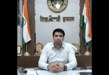UP: दाऊजी मेले के बीच हाथरस जिलाधिकारी अतुल वत्स का तबादला, सत्य प्रकाश पटेल होंगे नए डीएम