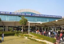 UP: वाराणसी एयरपोर्ट पर बढ़ेंगी सुविधाएं, एयरोब्रिज से सीधे विमान तक पहुंचेंगे यात्री