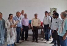 सुल्तानपुर: लेखपालों ने जमा किए बस्ते, अतिरिक्त काम से किया किनारा, मांगों को लेकर प्रदर्शन