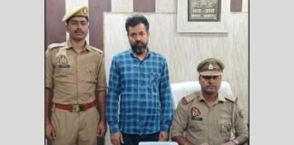 UP: नाम और ठिकाना बदलकर 17 साल से फरार था आरोपी, आजमगढ़ में 25 हजार का इनामी तमंचे के साथ गिरफ्तार