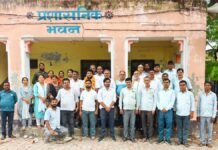 UP: जिस स्कूल में पढ़े, वहीं बने शिक्षक, नवीन गुप्ता ने TGT परीक्षा पास कर रचा सफलता का नया अध्याय