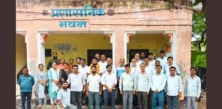 UP: जिस स्कूल में पढ़े, वहीं बने शिक्षक, नवीन गुप्ता ने TGT परीक्षा पास कर रचा सफलता का नया अध्याय