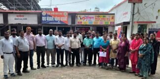 UP: महिला लेखपाल से अभद्रता-धमकी का आरोप, थाने पहुंचे लेखपालों ने जताया विरोध, मुकदमा दर्ज