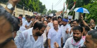 मथुरा: मतदाता सूची में कथित गड़बड़ी के विरोध में कांग्रेस का प्रदर्शन, मथुरा जिलाध्यक्ष ने संभाली कमान