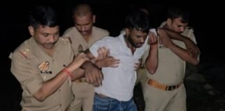 UP: गाजीपुर में पुलिस-गौतस्करों की मुठभेड़, एक के पैर में लगी गोली, दूसरा गिरफ्तार