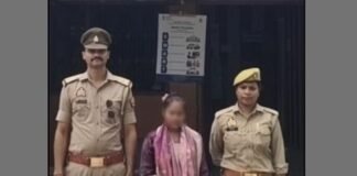 UP: पति पर तेजाब फेंकने के आरोप में पत्नी गिरफ्तार, वारदात में इस्तेमाल बोतल बरामद