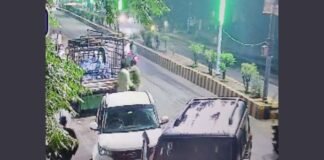 UP: ‘बीच सड़क पर खूनी खेल,’ स्कॉर्पियो सवारों ने कार रोककर युवक को बेरहमी से पीटा, वीडियो वायरल