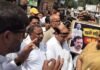 UP: पीलीभीत में कांग्रेस का प्रदर्शन, पुलिस को चकमा देकर फूंका CEC का पुतला, जमकर हुई नारेबाजी