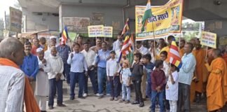 चंदौली में तथागत विहार के अधिग्रहण के विरोध में एक साल से धरना, वर्षगांठ पर निकला शांति मार्च