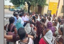 21 हजार मानदेय और राज्य कर्मचारी का दर्जा… अमेठी में आशा कार्यकत्रियों का प्रदर्शन
