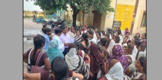 21 हजार मानदेय और राज्य कर्मचारी का दर्जा… अमेठी में आशा कार्यकत्रियों का प्रदर्शन