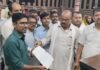 Gonda में फसल नुकसान पर कांग्रेस का प्रदर्शन, किसानों को 84 हजार रुपये प्रति एकड़ मुआवजे देने की मांग