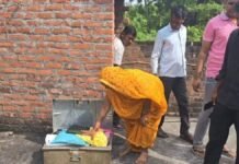 Jaunpur में बेखौफ चोरों ने मचाया तांडव, बक्सा तोड़कर 4 लाख के जेवर किए पार