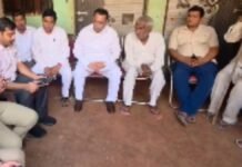 Muzaffarnagar: जयसिंह हत्याकांड में राज्यमंत्री नरेंद्र कश्यप पहुंचे पीड़ित परिवार के घर, आरोपियों पर सख्त कार्रवाई का आश्वासन