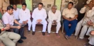 Muzaffarnagar: जयसिंह हत्याकांड में राज्यमंत्री नरेंद्र कश्यप पहुंचे पीड़ित परिवार के घर, आरोपियों पर सख्त कार्रवाई का आश्वासन