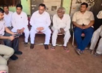 Muzaffarnagar: जयसिंह हत्याकांड में राज्यमंत्री नरेंद्र कश्यप पहुंचे पीड़ित परिवार के घर, आरोपियों पर सख्त कार्रवाई का आश्वासन
