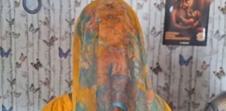 Hathras: लिफ्ट देने के बहाने महिला को ले गया युवक, बेहोश कर गलत कृत्य का आरोप, थाने में FIR न होने पर SP से शिकायत