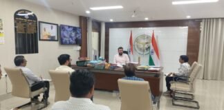 Mathura में सफाई व्यवस्था पर नगर आयुक्त का सख्त एक्शन, सुबह 9 बजे तक हर GVP प्वाइंट की सफाई अनिवार्य