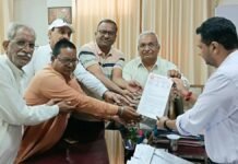 Mathura में तेज DJ की आवाज पर व्यापारियों का गुस्सा, बोले- दुकानों में गिर रहा सामान, अस्पतालों पर भी असर